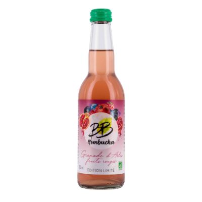 La kombucha est une boisson pétillante à base de thé fermenté, aromatisée grenade fruits rouge La kombucha est une boisson pétillante à base de thé fermenté, aromatisée grenade fruits rouge